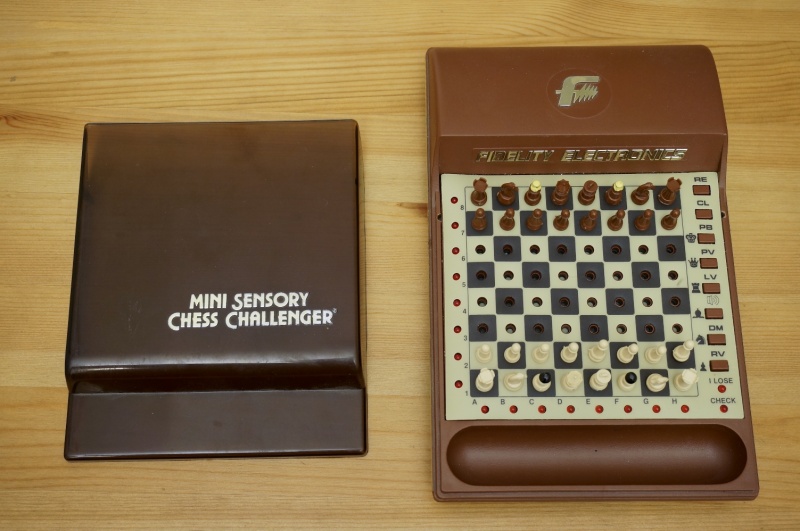 Datei:Fidelity Mini Sensory Chess Challenger.jpg